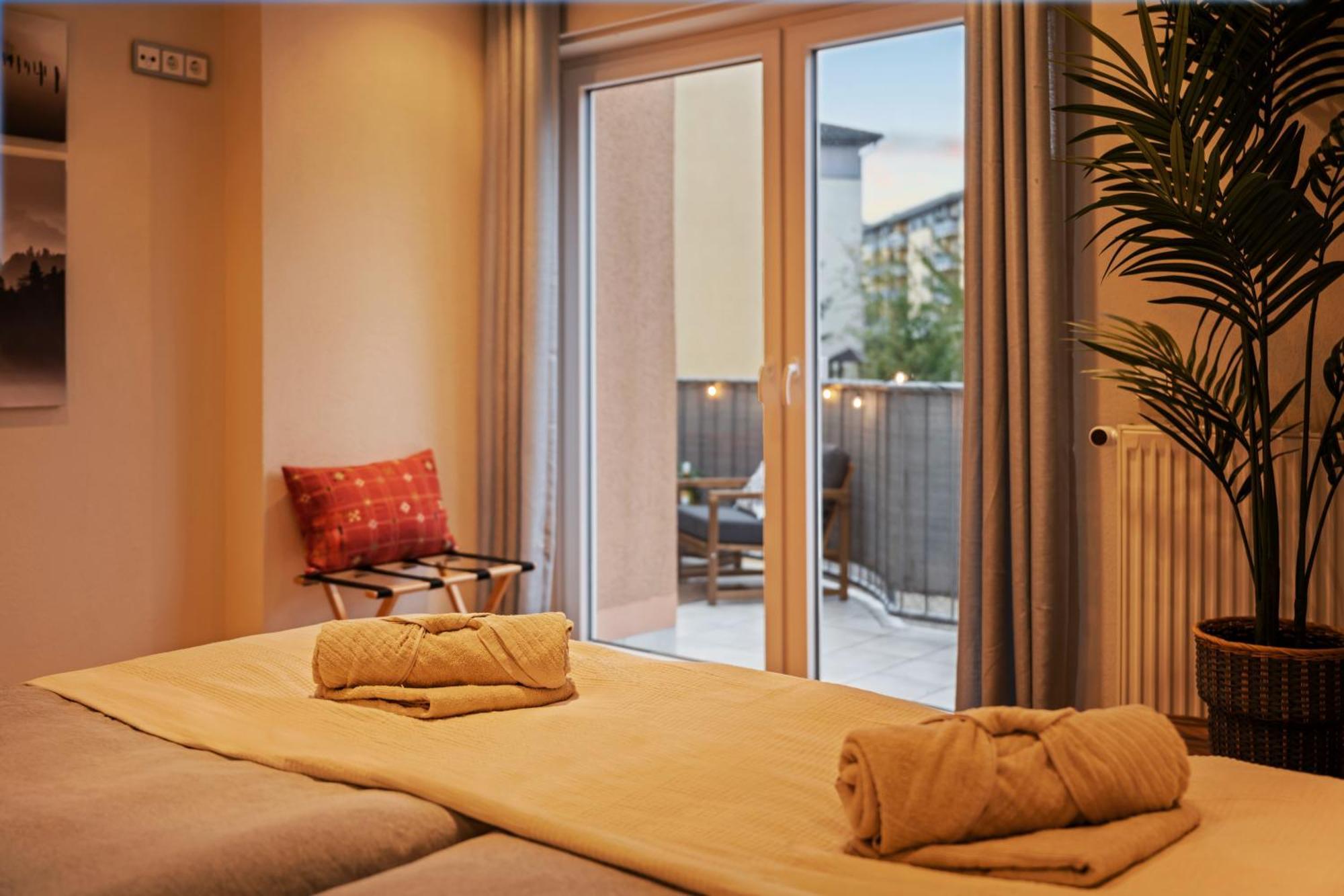 Edler Wohnraum Schwanenteich-Suite Mit Balkon, Kaffeevollautomat, Lift & Parkplatz Zwickau Esterno foto