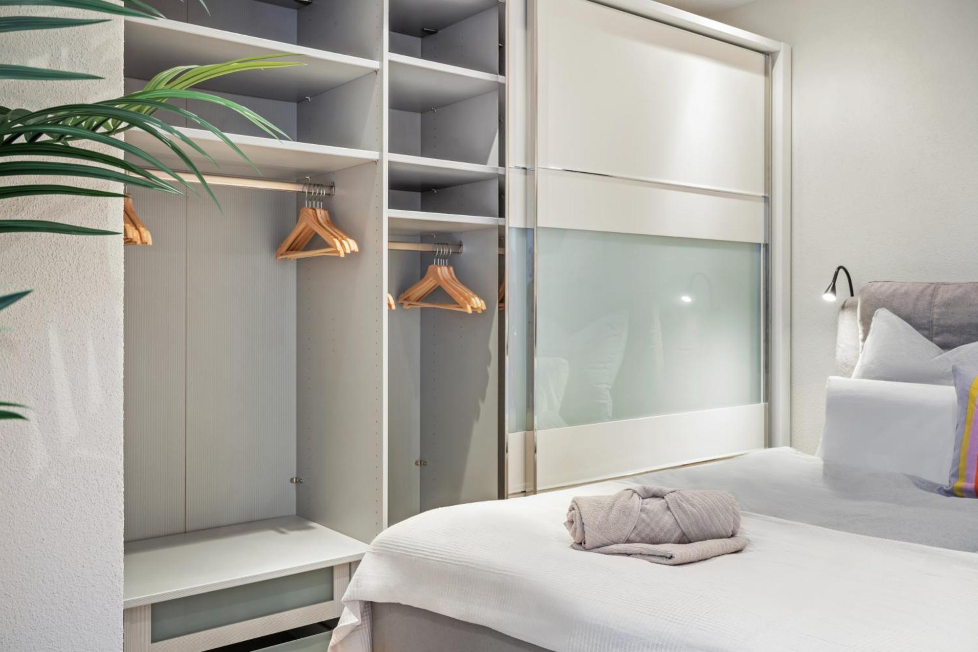 Edler Wohnraum Schwanenteich-Suite Mit Balkon, Kaffeevollautomat, Lift & Parkplatz Zwickau Esterno foto
